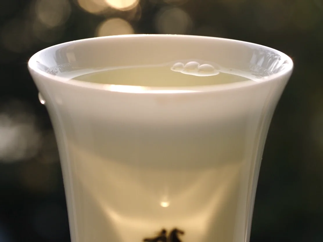 Liquor colour during a tea tasting